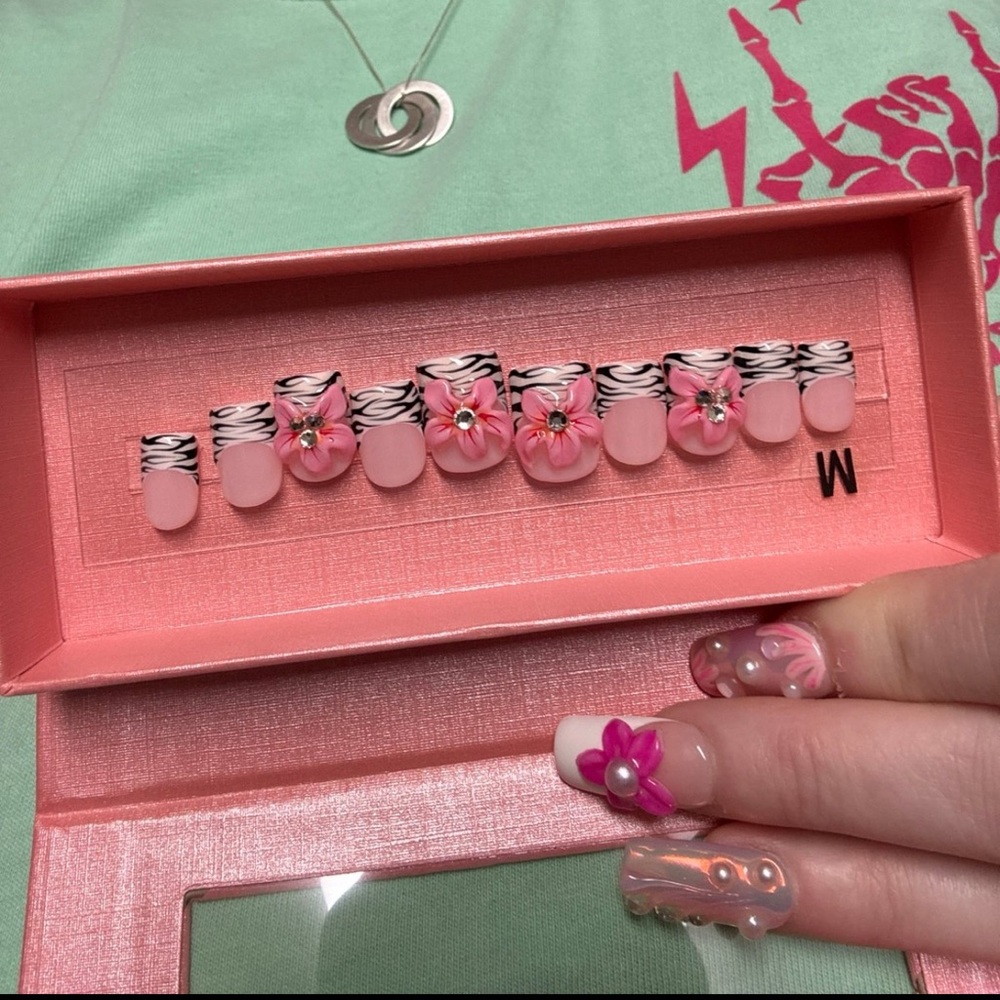 Lovful zebra stripe acrylic press on nails